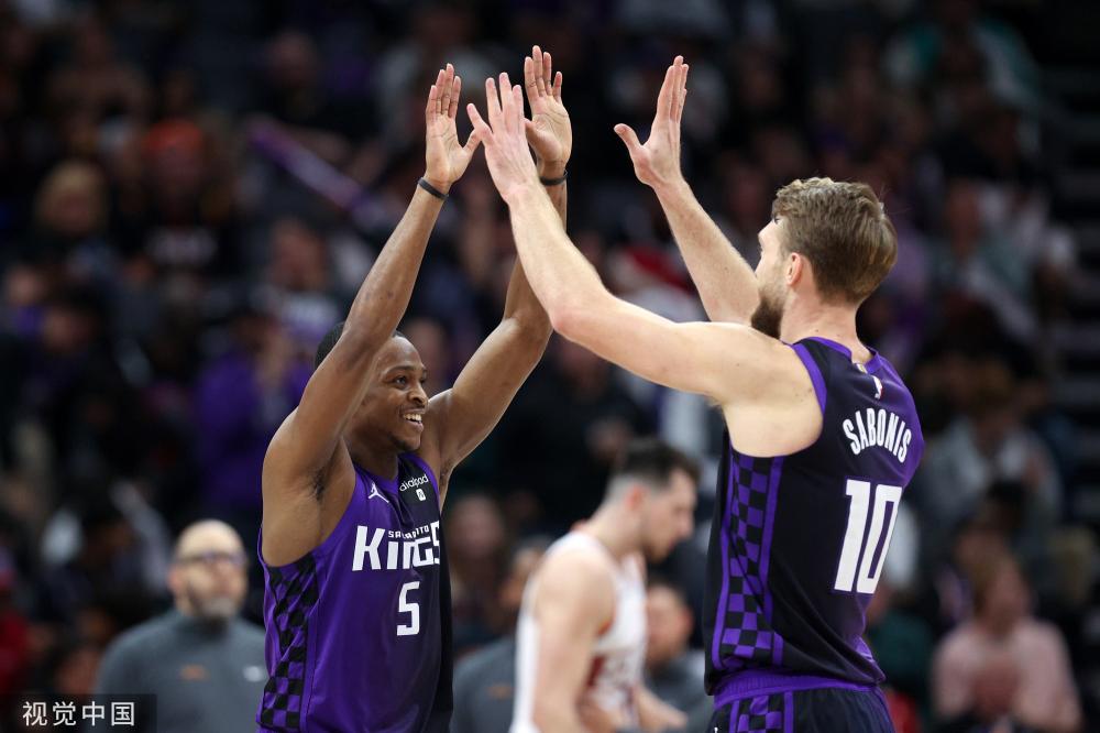 出自己的特 出自己的特