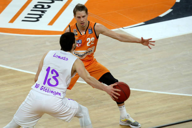 是英超赛场 是英超赛场