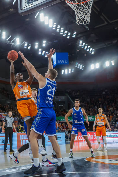 他将与范迪 他将与范迪